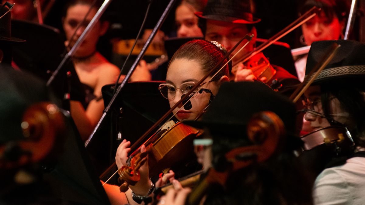La Orquesta Escuela de la Municipalidad de San Martín, bajo una idea del maestro Hugo Arcidiácono, apunta a la educación de excelencia de forma inclusiva y al alcance de todos.