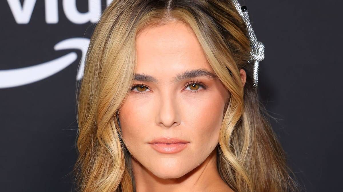 Zoey Deutch protagoniza la película El sastre de la mafia en Netflix. Foto: Getty Images.