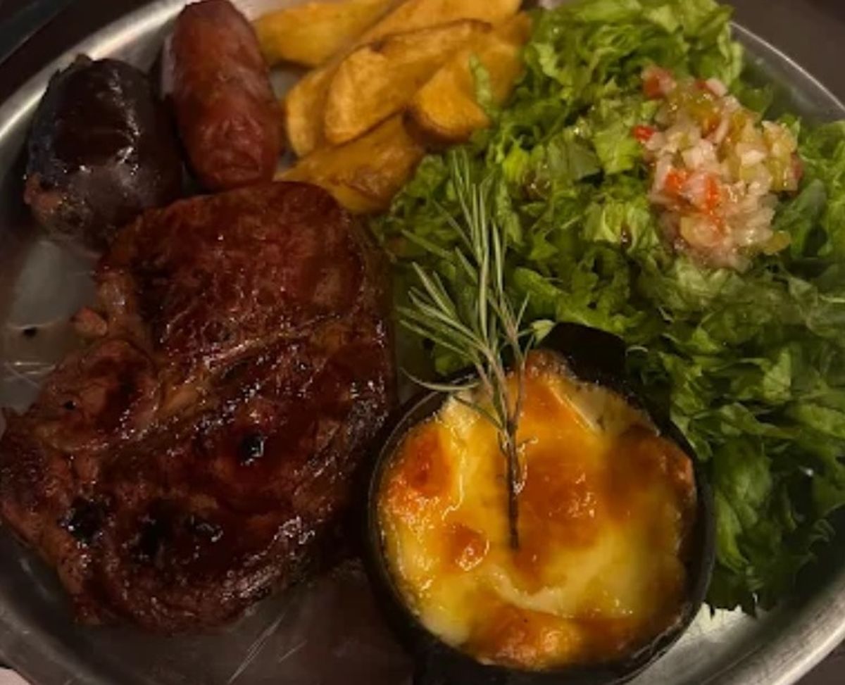 Platos exquisitos ofrece este restorán. Platos exquisitos ofrece este restorán.