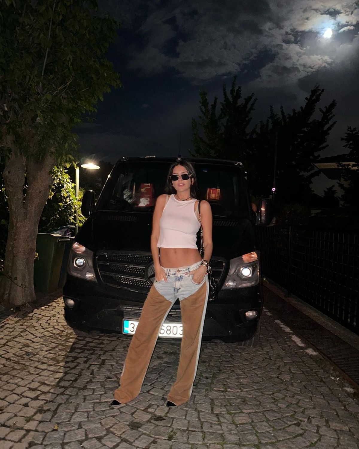 Zaira Nara pasea en pantaloncitos customizados y paraliza Turquía. Zaira Nara pasea en pantaloncitos customizados y paraliza Turquía.