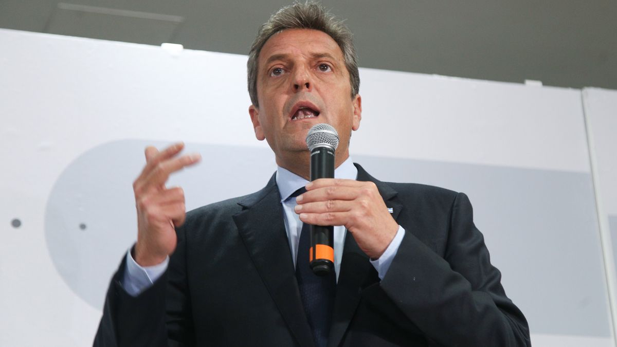 Massa volvió a cuestionar la idea de Milei sobre la libre venta de armas.