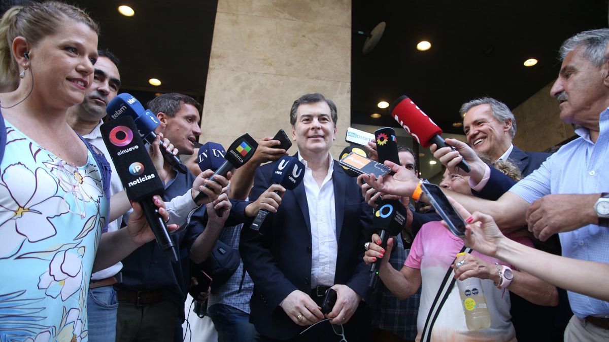 Julio Zamora, gobernador de Santiago del Estero. Julio Zamora, gobernador de Santiago del Estero.