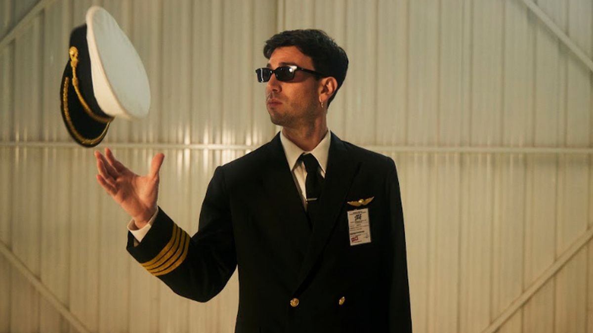 Mateo Sujatovich, piloto (con jet lag) de Conociendo Rusia. Mateo Sujatovich, piloto (con jet lag) de Conociendo Rusia.