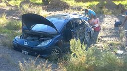 Así quedó el auto tras ser impactado por un camión en la ruta 7 en Uspallata.