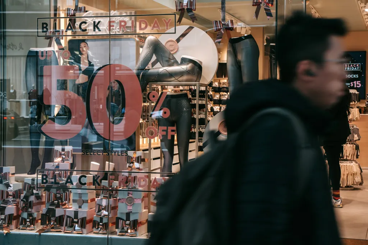 Descuentos en compras por el black friday en una tienda de Nueva York en Estados Unidos. Crédito: EFE/Olga Fedorova. Descuentos en compras por el black friday en una tienda de Nueva York en Estados Unidos. Crédito: EFE/Olga Fedorova.