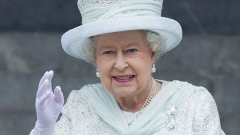 A esta reina le molesta que le saquen fotos con los celulares
