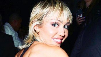 Miley Cyrus y un explosivo enterito que sacó su costado más ardiente