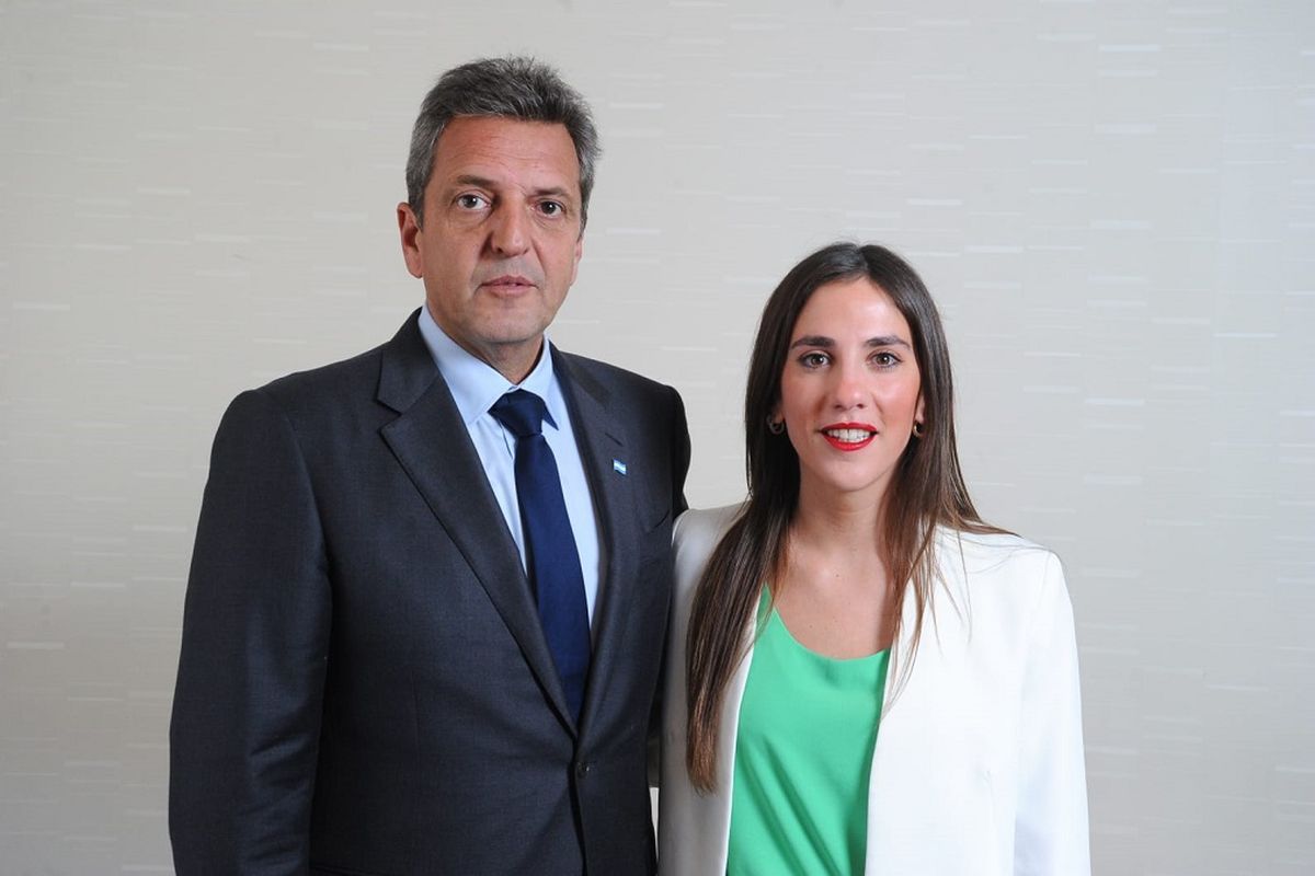 Paloma quiere hacer en Luján el primer debate de candidatos a intendentes de toda Mendoza. Aquí, con el ministro de Economía y candidato a presidente de Unión por la Patria, Sergio Massa. Paloma quiere hacer en Luján el primer debate de candidatos a intendentes de toda Mendoza. Aquí, con el ministro de Economía y candidato a presidente de Unión por la Patria, Sergio Massa.