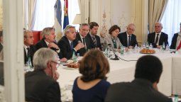 Fernández le habló de la crisis argentina a 40 empresarios franceses