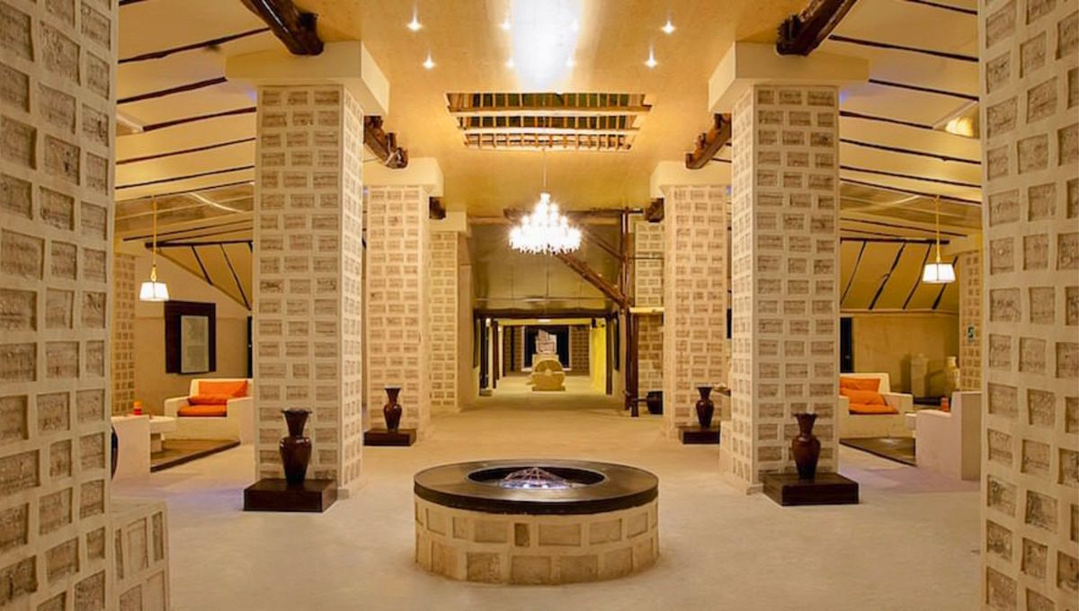 Este hotel es un claro ejemplo de que se puede construir tan solo con nuestros recursos naturales. A medida que crece la población mundial, la cantidad de sal producida como desecho a través de la desalinización del agua de mar y la extracción de potasa ha aumentado, convirtiéndose en el recurso más abundante que nunca. Este hotel es un claro ejemplo de que se puede construir tan solo con nuestros recursos naturales. A medida que crece la población mundial, la cantidad de sal producida como desecho a través de la desalinización del agua de mar y la extracción de potasa ha aumentado, convirtiéndose en el recurso más abundante que nunca.