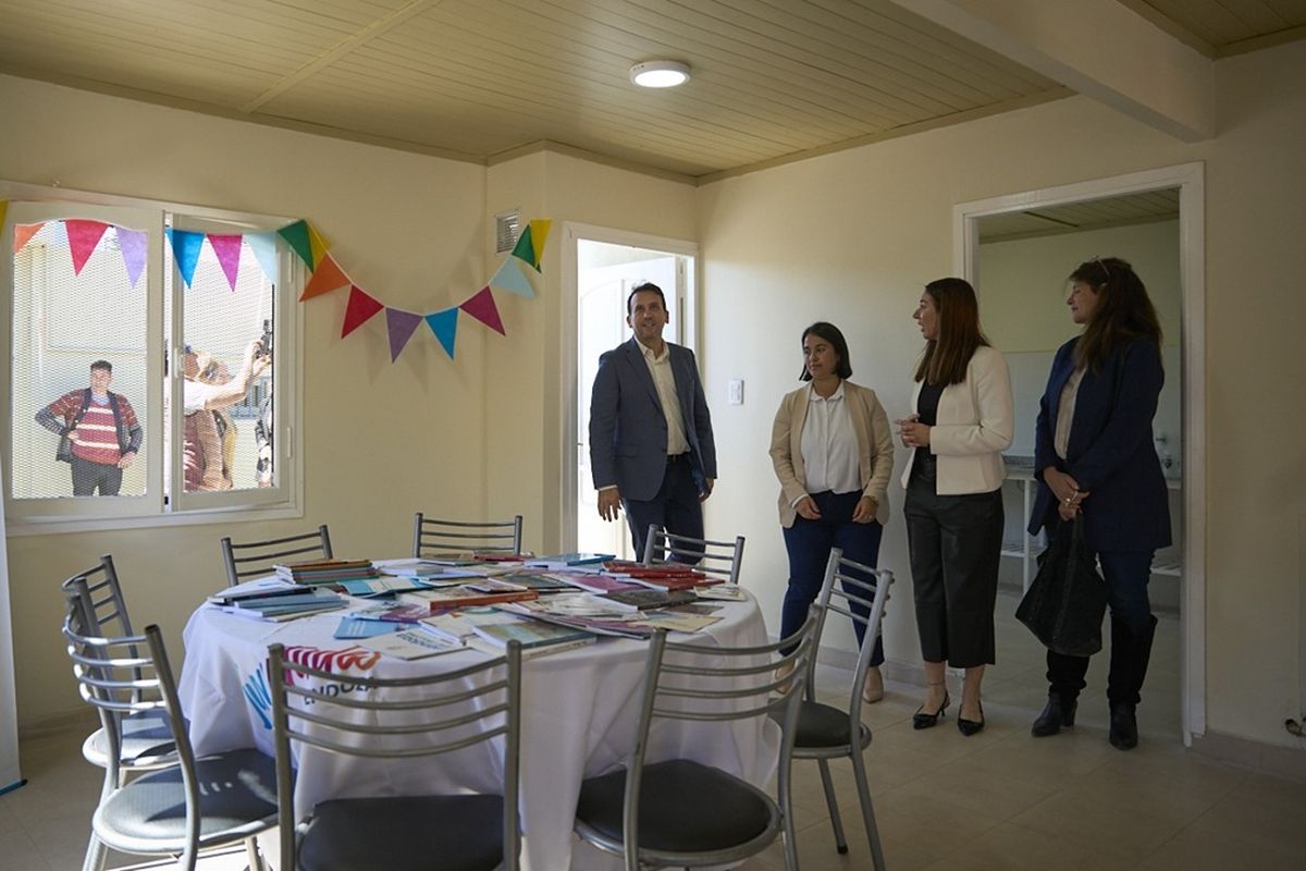 El nuevo dispositivo funcionará en Maipú y ofrecerá contención emocional, talleres artísticos y acompañamiento profesional a jóvenes bajo medidas de protección de derechos. El nuevo dispositivo funcionará en Maipú y ofrecerá contención emocional, talleres artísticos y acompañamiento profesional a jóvenes bajo medidas de protección de derechos.