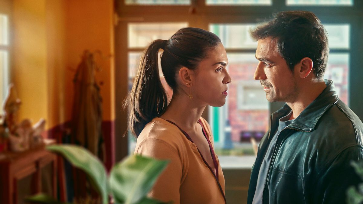Hakan Çelik y Ibrahim Celikkol. La pareja de actores turcos de la serie estreno de Netflix Amar, perder. Hakan Çelik y Ibrahim Celikkol. La pareja de actores turcos de la serie estreno de Netflix Amar, perder.