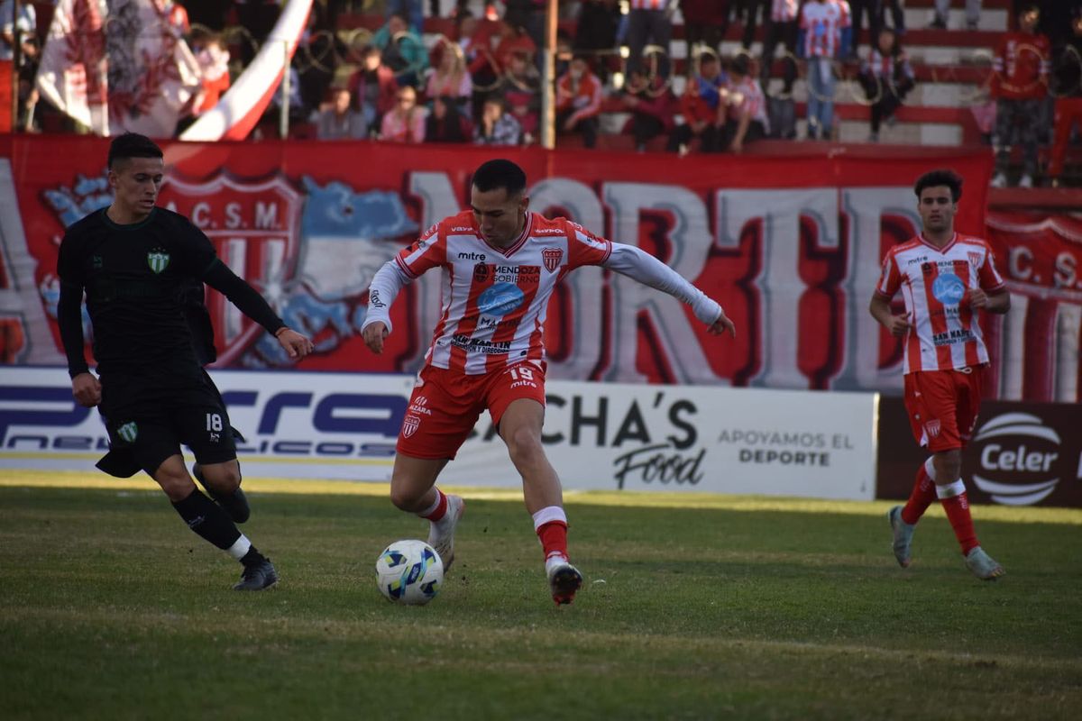 Nacho Morales marcó un golazo ante Ciudad de Bolívar. El chacarero ganó 3 a 0 y se aseguró la continuidad en el Federal A. Nacho Morales marcó un golazo ante Ciudad de Bolívar. El chacarero ganó 3 a 0 y se aseguró la continuidad en el Federal A.