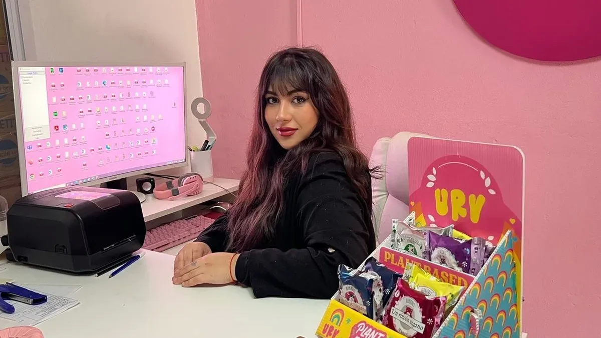 Lucía Mariño (27) creó el primer alfajor vegano del país y ahora llegó a Miami. Lucía Mariño (27) creó el primer alfajor vegano del país y ahora llegó a Miami.