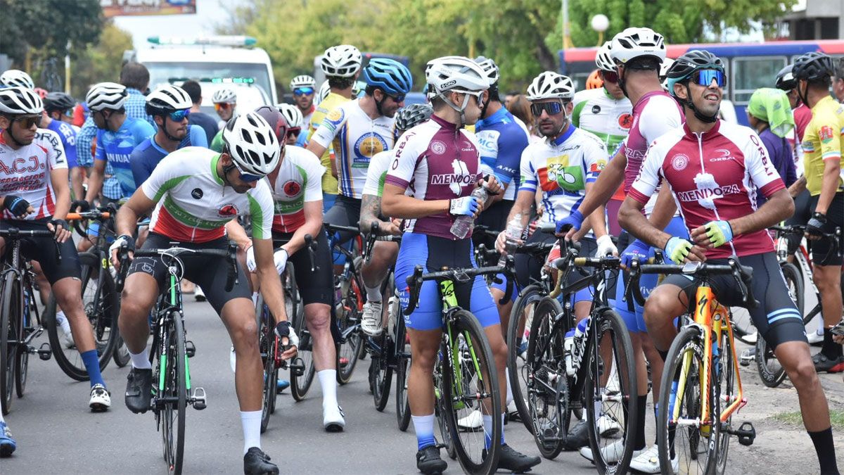 El escándalo que se produjo en la prueba final de los Campeonatos Argentinos de Ruta motivó la suspensión por dos años de la Federación Argentina de Ciclismo para la Asociación Ciclista Mendocina.