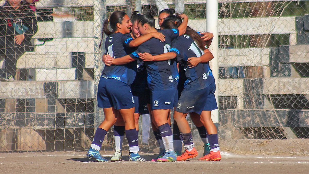 Independiente Rivadavia, campeón Regional del fútbol femenino.