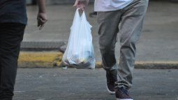 Buscan eliminar las bolsas de plástico en toda Mendoza