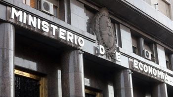 El gobierno nacional superó los vencimientos de deuda y evitó inyectar pesos al mercado El gobierno nacional superó los vencimientos de deuda y evitó inyectar pesos al mercado