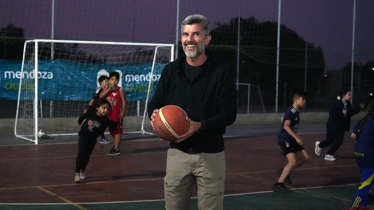 El intendente de Capital, Ulpiano Suarez, asistió a la inauguración. El intendente de Capital, Ulpiano Suarez, asistió a la inauguración.