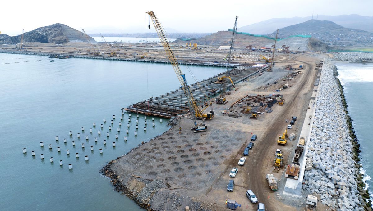 China construye más de 60 terminales automatizadas y afianza su liderazgo global en puertos inteligentes