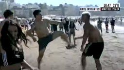 Terminó mal. Un picadito en la playa terminó en escándalo.