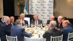 Los empresarios más importantes del país reclamaron volver a producir