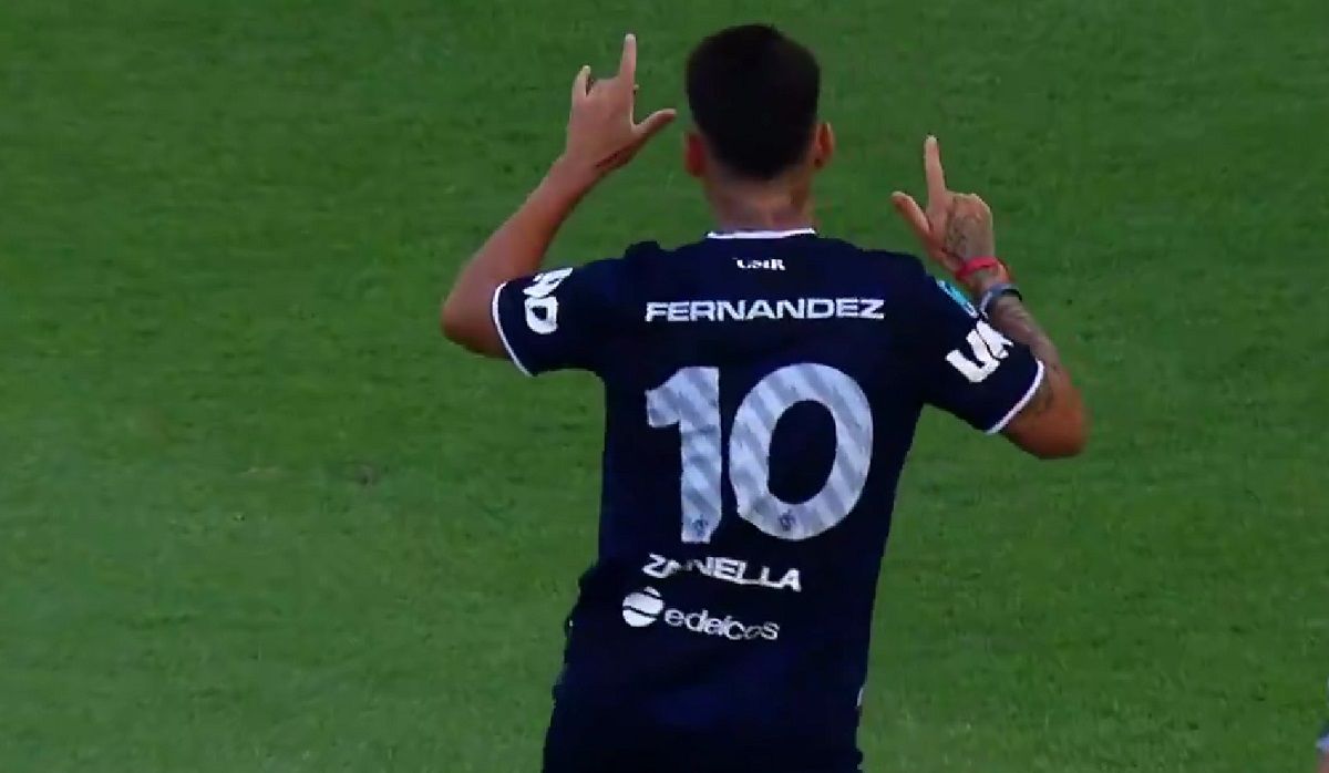 El 10 de Independiente Rivadavia convirtió un golazo en Avellaneda.