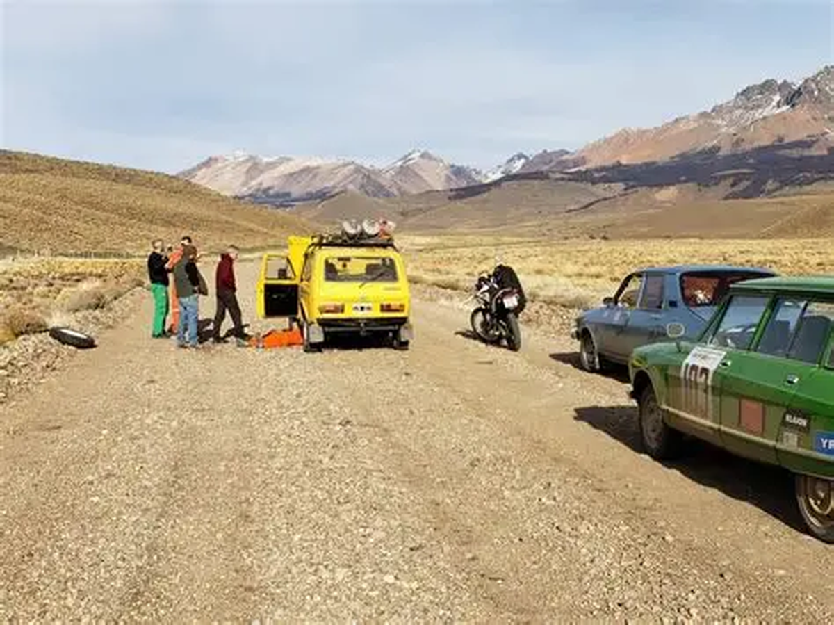 El Rally Locos de la Patagonia larga este 16 de mayo y cuenta con 126 vehículos, todos anteriores a 1991. El Rally Locos de la Patagonia larga este 16 de mayo y cuenta con 126 vehículos, todos anteriores a 1991.