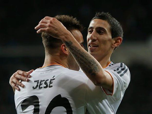 Real Madrid goleó y llegó a la punta