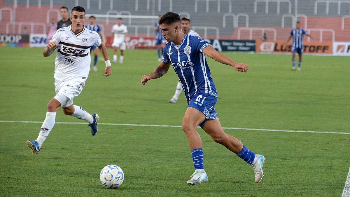 Andrés Meli en el encuentro ante Platense en el Malvinas Argentinas. Foto: Martín Pravata/UNO.