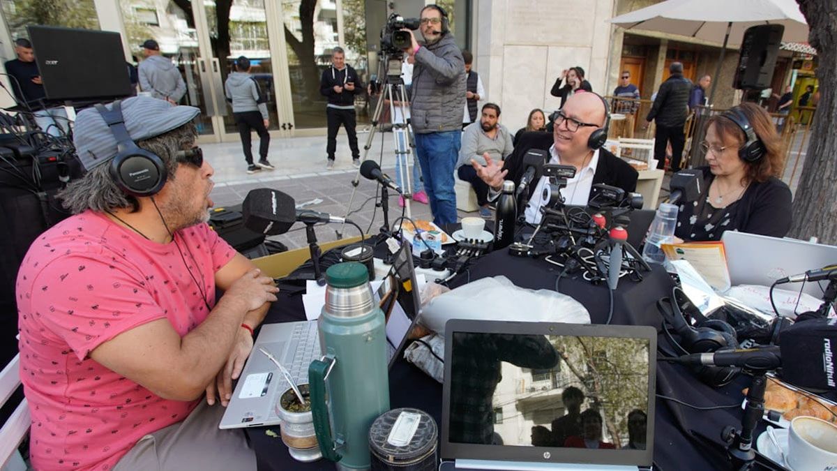 Radio Nihuil festejó sus 66 años desde la Peatonal de la Ciudad de Mendoza