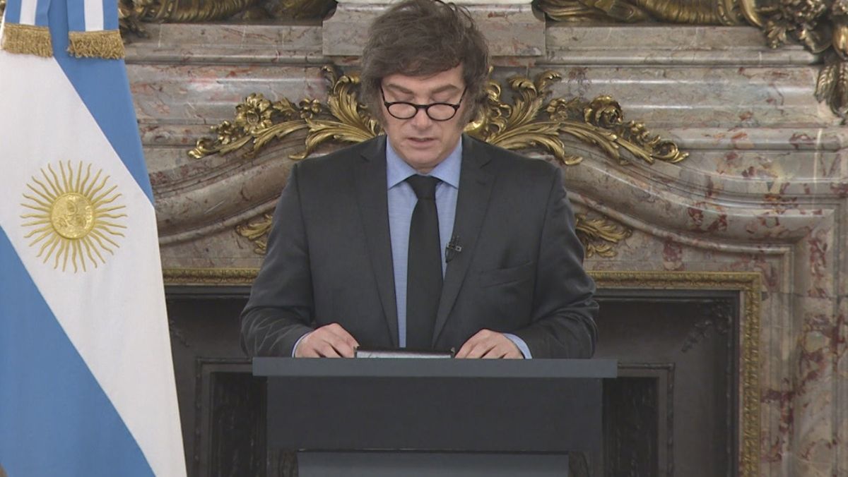 El presidente Javier Milei en cadena nacional.