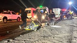 Un auto y una camioneta chocaron de frente en la Ruta 7, en Luján, cuatro personas sufrieron heridas leves.