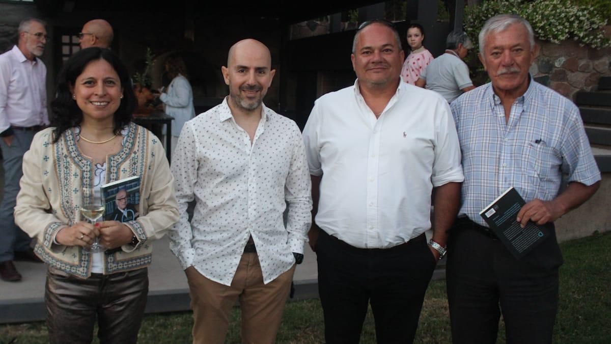 Algunos de los afortunados oyentes de Nihuil que pudieron estar presentes. Algunos de los afortunados oyentes de Nihuil que pudieron estar presentes.