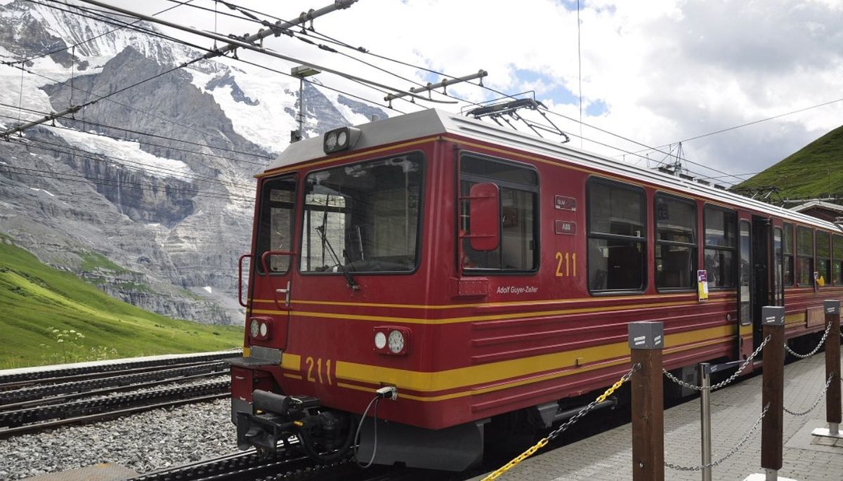 El tren que llega a la estación de Jungfraujoch tiene unas vistas imponentes. Imagen: My Switzerland El tren que llega a la estación de Jungfraujoch tiene unas vistas imponentes. Imagen: My Switzerland
