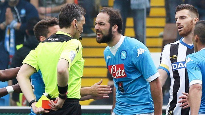Una de cal y una de arena para el Pipa Higuain en el Calcio