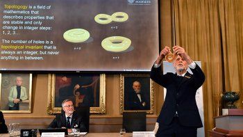 Tres expertos ganaron el Nobel de Física por su labor en topología
