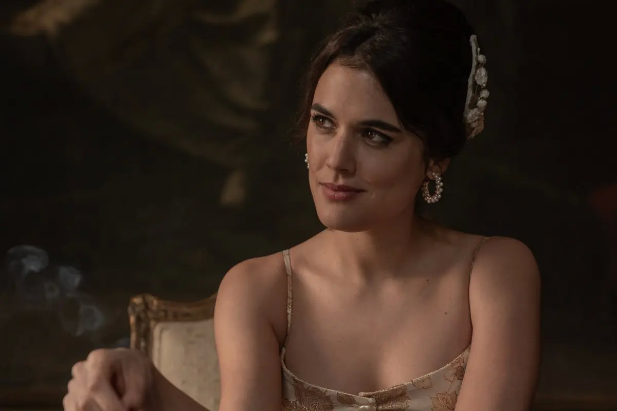 Adriana Ugarte como Helena en Adriana Ugarte como Helena en