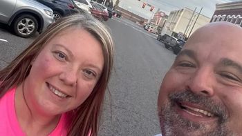 Estoy muriendo, y te amo: las últimas palabras de un padre asesinado en el estacionamiento de un Walmart Estoy muriendo, y te amo: las últimas palabras de un padre asesinado en el estacionamiento de un Walmart
