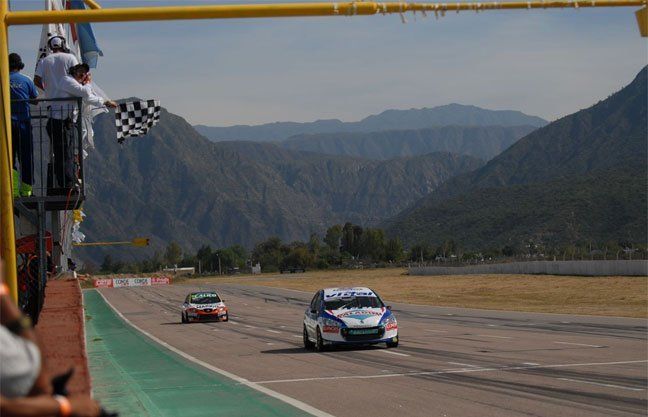 Yannantuoni ganó en La Rioja y Flamarique hizo un carrerón