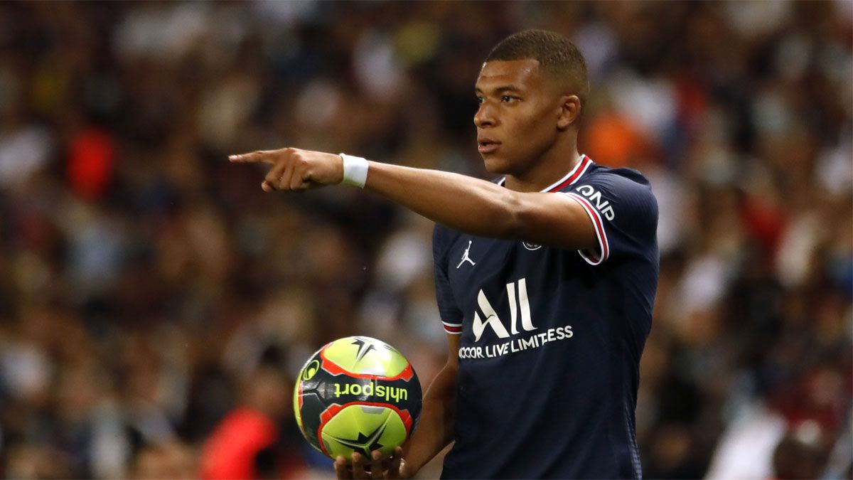 Mbappé fue abucheado por los hinchas del PSG