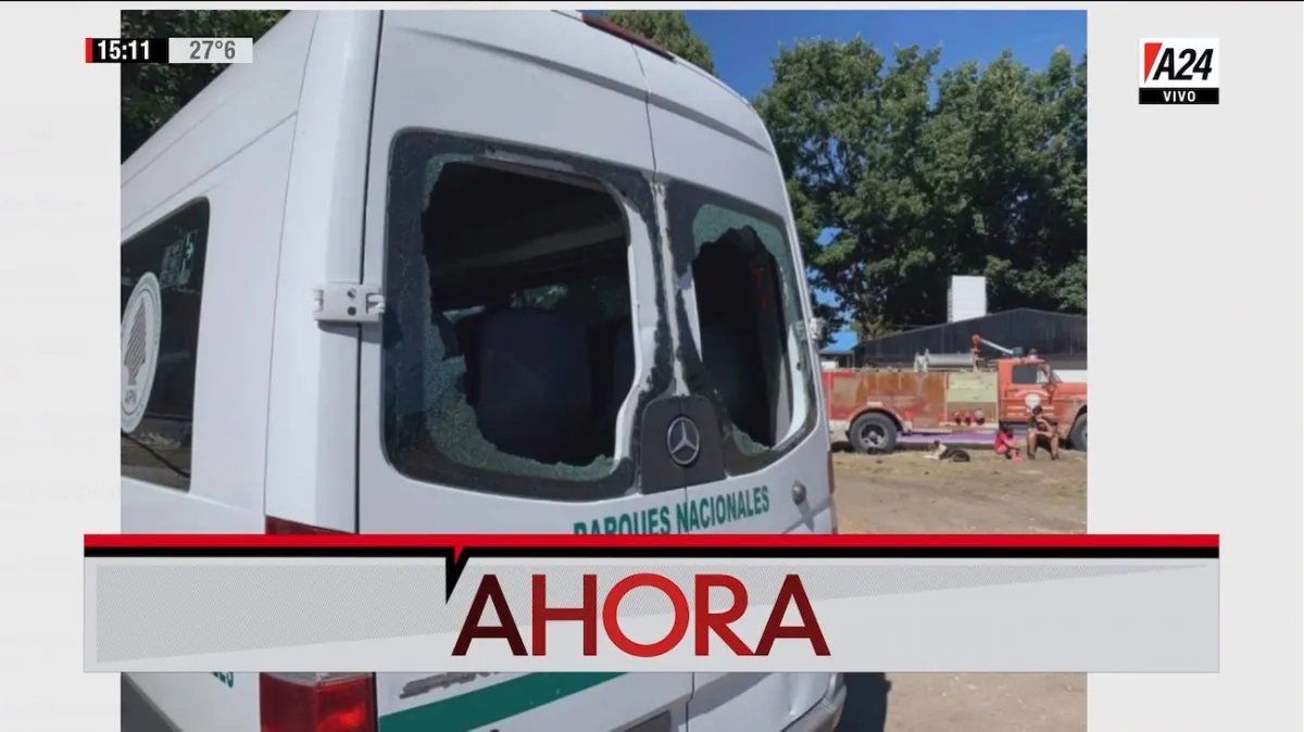 Los daños materiales al vehículo que usó el Presidente para recorrer la zona siniestrada por los incendios en Chubut.