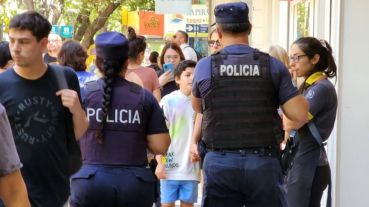 Más de 80 efectivos actuaron en el centro de Mendoza. Imagen ilustrativa.