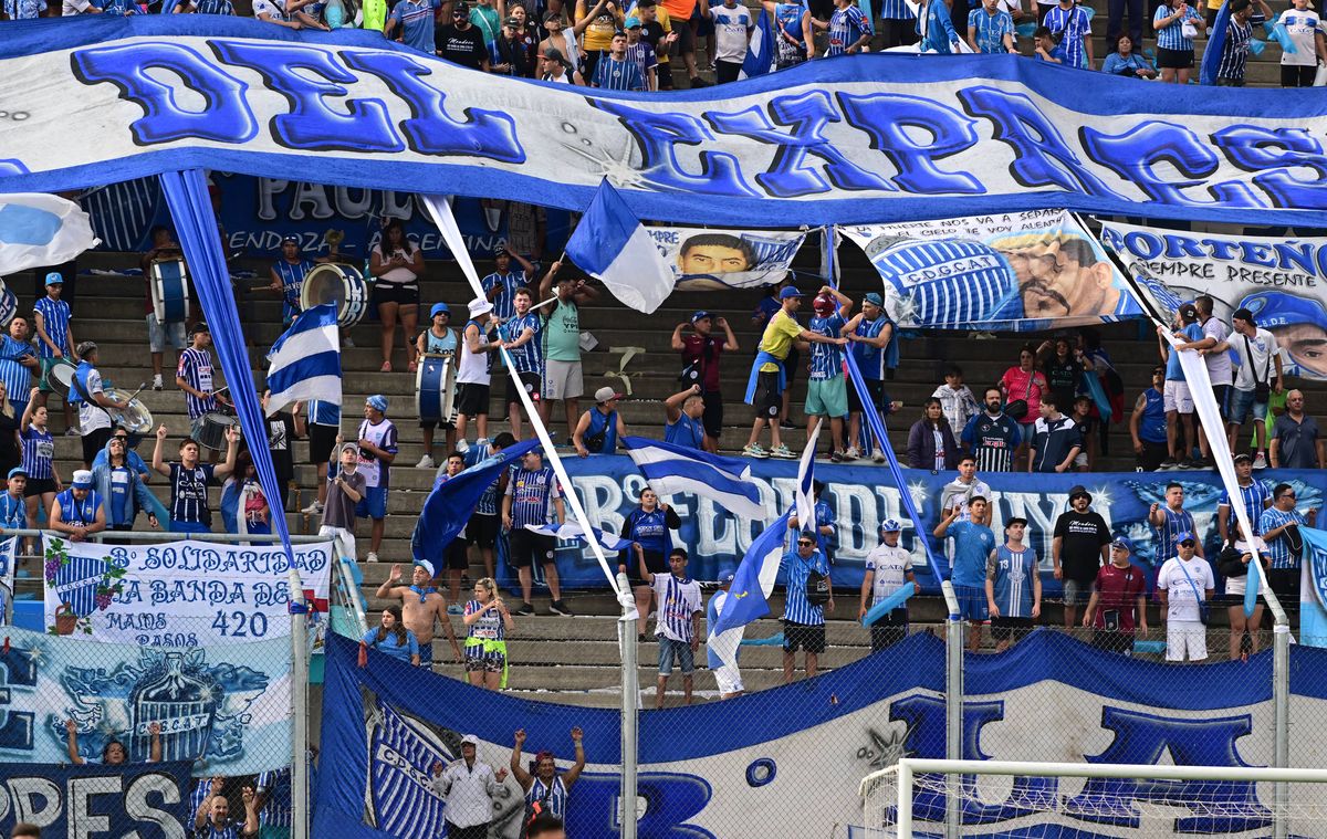 Los hinchas de Godoy Cruz deberán viajar a Chile para el cruce con Colo Colo por la Copa Libertadores Los hinchas de Godoy Cruz deberán viajar a Chile para el cruce con Colo Colo por la Copa Libertadores