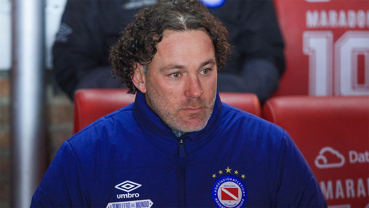 Gabriel Milito dejó de ser el técnico de Argentinos Juniors
