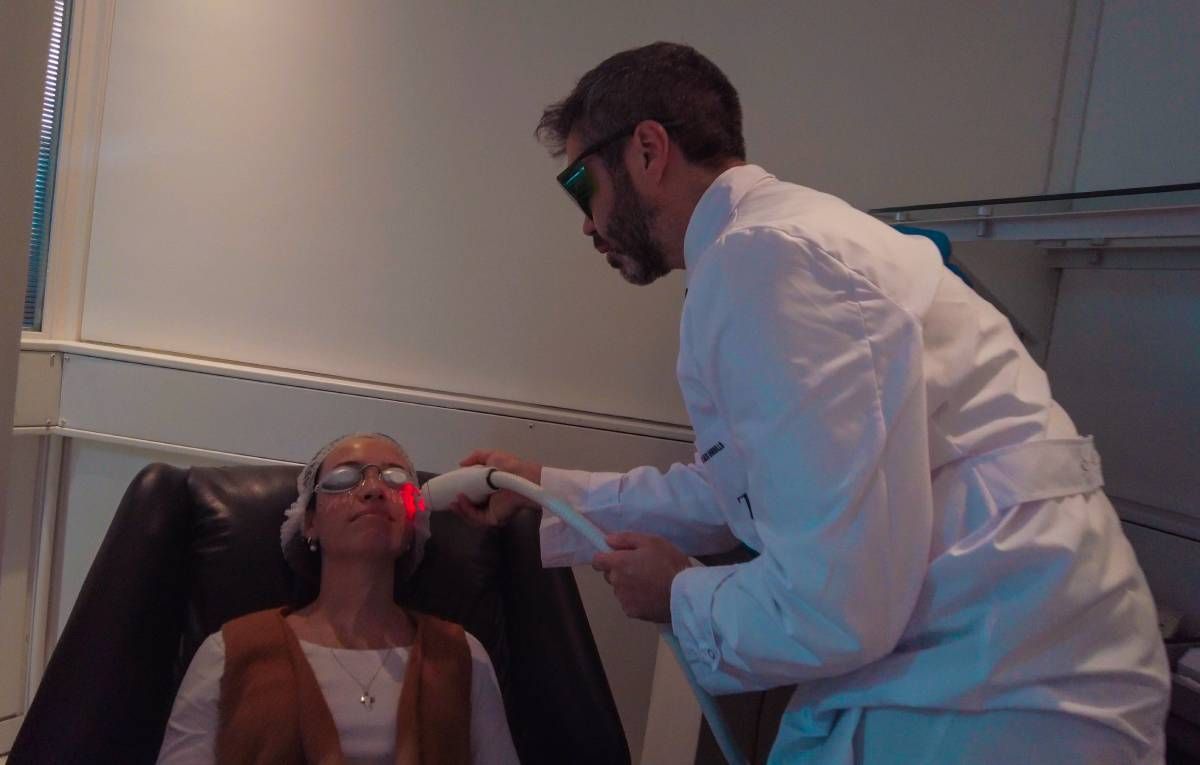 En el Instituto Zaldívar se trabaja con tecnología de punta al servicio de la medicina ocular. En el Instituto Zaldívar se trabaja con tecnología de punta al servicio de la medicina ocular.