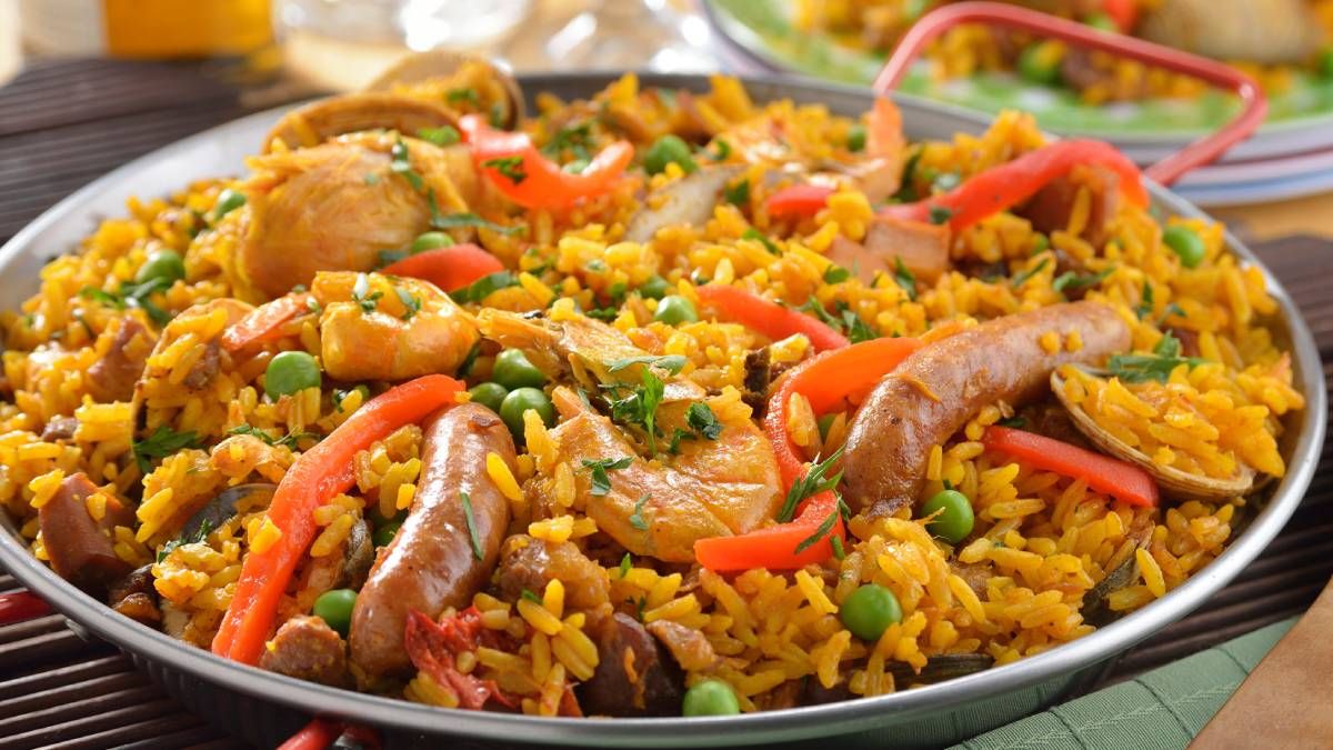 Recetas: cómo hace runa paella barata y con pocos ingredientes.