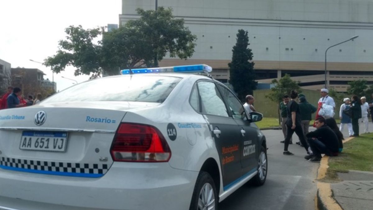 La detención del delincuente que intentó robar un aire acondicionado provocó revuelo en el centro comercial La detención del delincuente que intentó robar un aire acondicionado provocó revuelo en el centro comercial