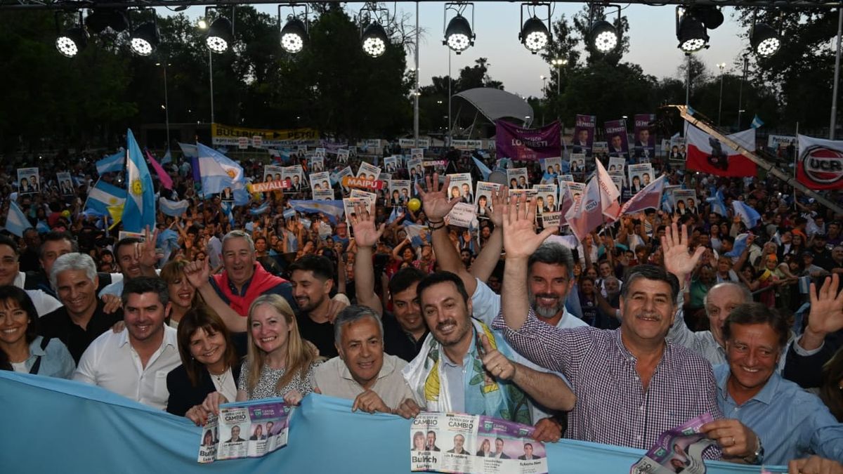 En Mendoza Patricia Bullrich resaltó las fortalezas de Juntos por el Cambio "en las buenas y en las malas". En Mendoza Patricia Bullrich resaltó las fortalezas de Juntos por el Cambio "en las buenas y en las malas".