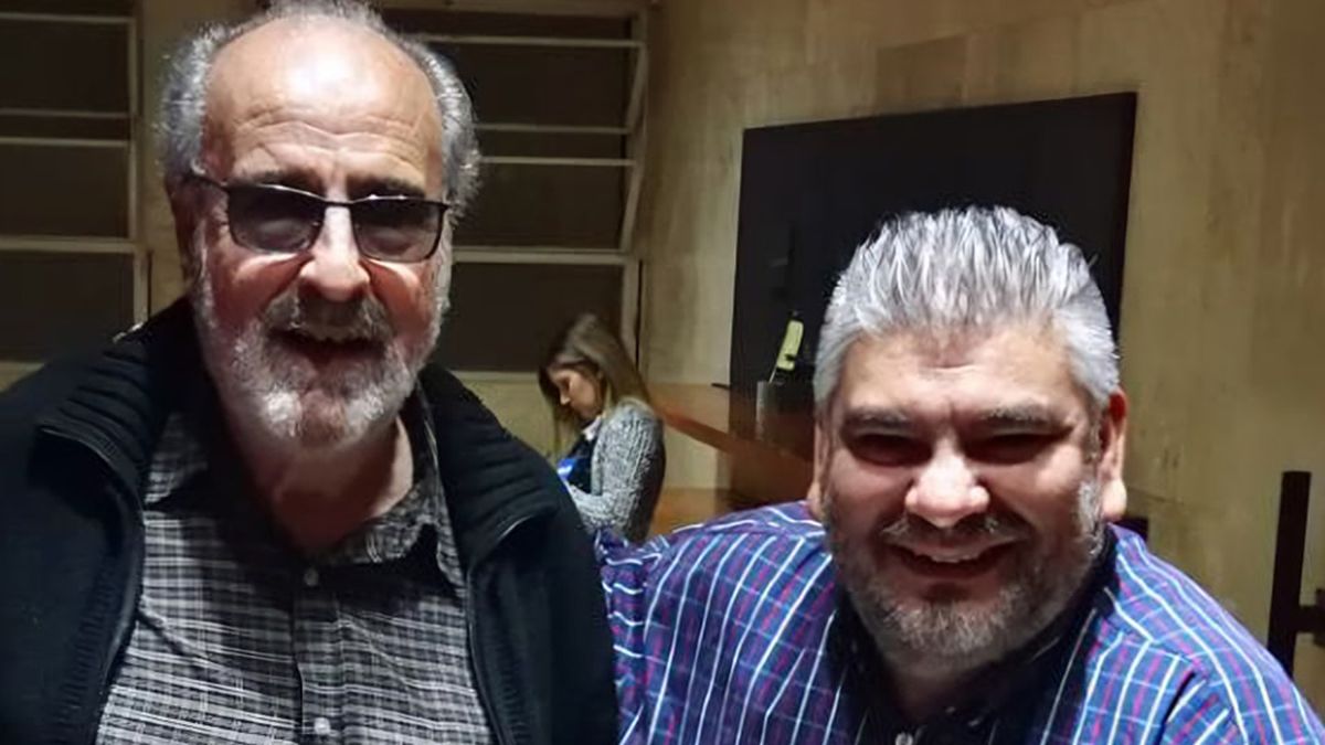 Tonio Contreras y Diego Gareca, el artista y el Secretario de Cultura. Tonio Contreras y Diego Gareca, el artista y el Secretario de Cultura.